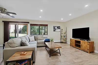7 Granada Crescent #2, White Plains, NY 10603 - Photo 3