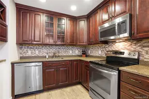 7 Granada Crescent, White Plains, NY 10603 - Photo 9