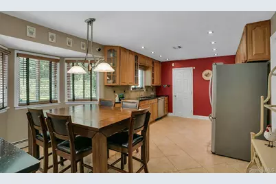 43 Stonehurst Lane, Dix Hills, NY 11746 - Photo 15