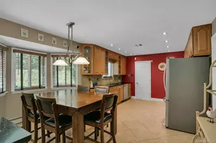 43 Stonehurst Ln, Dix Hills, NY 11746 - Photo 15