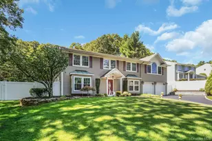 43 Stonehurst Ln, Dix Hills, NY 11746 - Photo 3