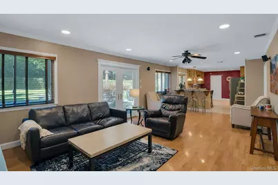 43 Stonehurst Lane, Dix Hills, NY 11746 - Photo 21
