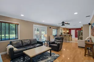 43 Stonehurst Ln, Dix Hills, NY 11746 - Photo 21