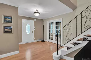 43 Stonehurst Ln, Dix Hills, NY 11746 - Photo 5