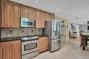 43 Stonehurst Ln, Dix Hills, NY 11746 - Photo 17