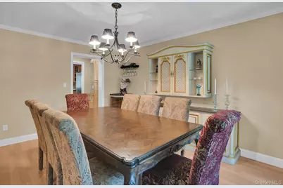 43 Stonehurst Lane, Dix Hills, NY 11746 - Photo 9