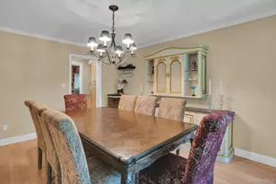 43 Stonehurst Ln, Dix Hills, NY 11746 - Photo 9