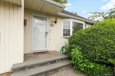 25 Marilyn Boulevard, Plainview, NY 11803 - Photo 3