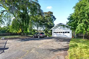 81 Oak Rd, Bayport, NY 11705 - Photo 25