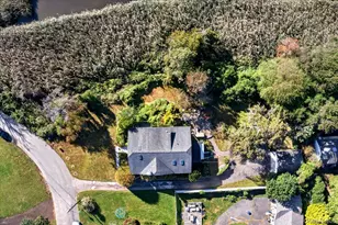 81 Oak Rd, Bayport, NY 11705 - Photo 5