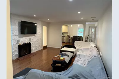 1385 Gardiner Drive, Bay Shore, NY 11706 - Photo 11