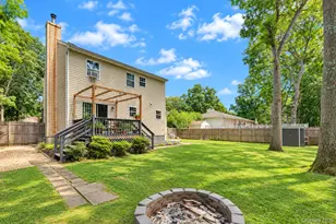 22 Logan Pl, Mastic, NY 11950 - Photo 15
