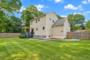 22 Logan Pl, Mastic, NY 11950 - Photo 21