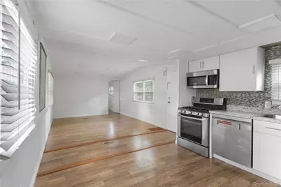 525 Riverleigh Avenue #35, Riverhead, NY 11901 - Photo 3