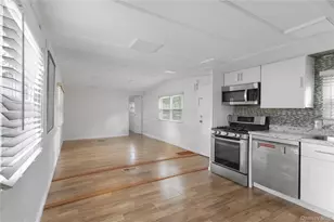 525 Riverleigh Ave, Riverhead, NY 11901 - Photo 3