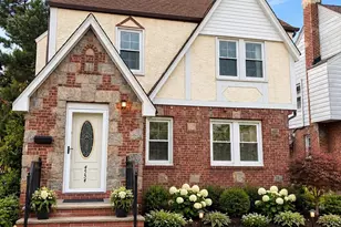 45-54 172nd St, Flushing, NY 11358 - Photo 15