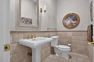 36 Stonehill Dr S, Manhasset, NY 11030 - Photo 13
