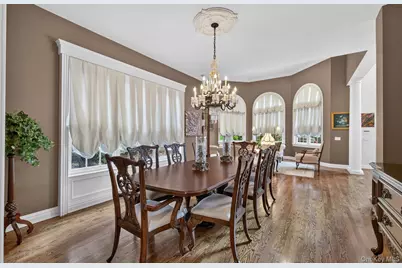 36 Stone Hill Drive S, Manhasset, NY 11030 - Photo 11