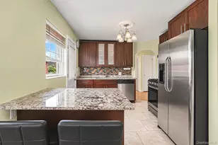 711 Covert Ave, New Hyde Park, NY 11040 - Photo 7