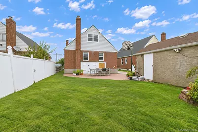 711 Covert Avenue, New Hyde Park, NY 11040 - Photo 21