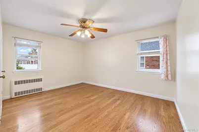711 Covert Avenue, New Hyde Park, NY 11040 - Photo 11