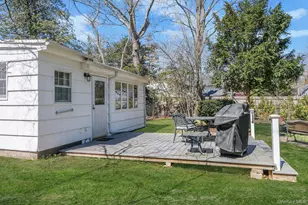 223 Connetquot Rd, Bayport, NY 11705 - Photo 11