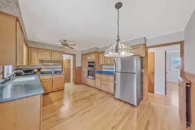 223 Connetquot Road, Bayport, NY 11705 - Photo 13