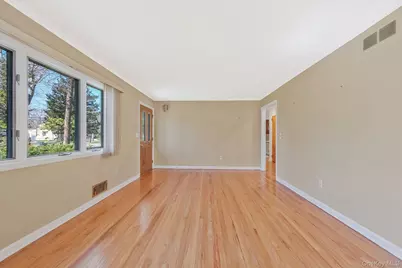 223 Connetquot Road, Bayport, NY 11705 - Photo 21