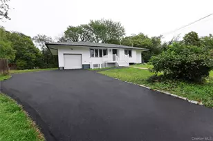 1537 Agate St, Bay Shore, NY 11706 - Photo 3