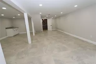 1537 Agate St, Bay Shore, NY 11706 - Photo 29