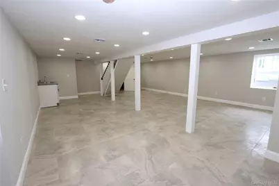 1537 Agate Street, Bay Shore, NY 11706 - Photo 27