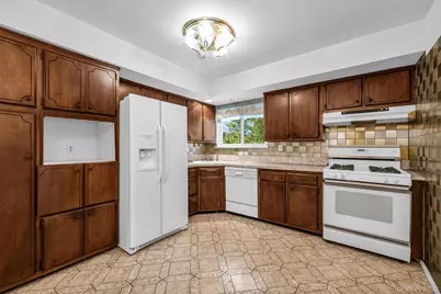 25 Sherry Lane, Hauppauge, NY 11788 - Photo 5
