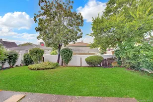 77 Roquette Ave, Elmont, NY 11003 - Photo 5