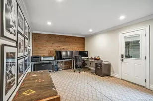 10 Pond View Ct, Jericho, NY 11753 - Photo 17