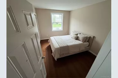116 Carleton Avenue, Islip Terrace, NY 11752 - Photo 9