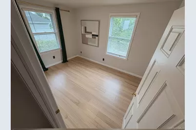 116 Carleton Avenue, Islip Terrace, NY 11752 - Photo 7
