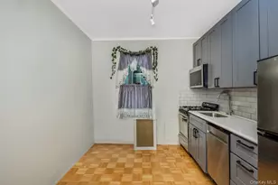 78-22 79th Ln, Glendale, NY 11385 - Photo 17