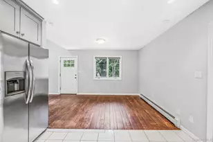 95 W Bartlett Rd, Middle Island, NY 11953 - Photo 15
