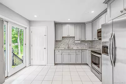 95 W Bartlett Road, Middle Island, NY 11953 - Photo 13