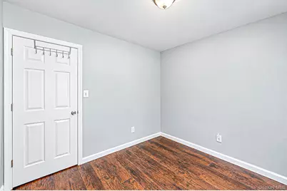95 W Bartlett Road, Middle Island, NY 11953 - Photo 21