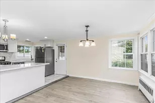 30 Jay St, Hicksville, NY 11801 - Photo 5