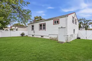 30 Jay St, Hicksville, NY 11801 - Photo 23