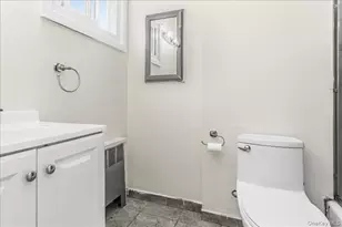 30 Jay St, Hicksville, NY 11801 - Photo 15