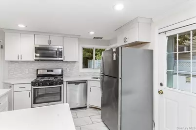 30 Jay Street, Hicksville, NY 11801 - Photo 7