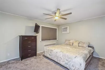 31 E June Street, Lindenhurst, NY 11757 - Photo 13