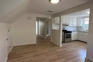 11 Gabriel Pl, Glen Cove, NY 11542 - Photo 5