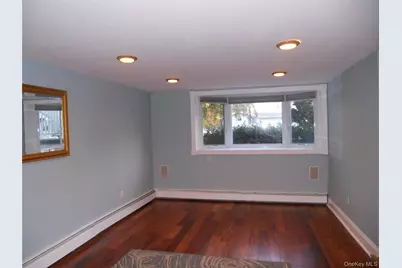 [Address not provided], East Setauket, NY 11733 - Photo 9