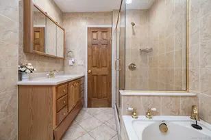 2066 Seaford Ave, Seaford, NY 11783 - Photo 17