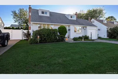 2066 Seaford Avenue, Seaford, NY 11783 - Photo 5