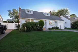 2066 Seaford Ave, Seaford, NY 11783 - Photo 5